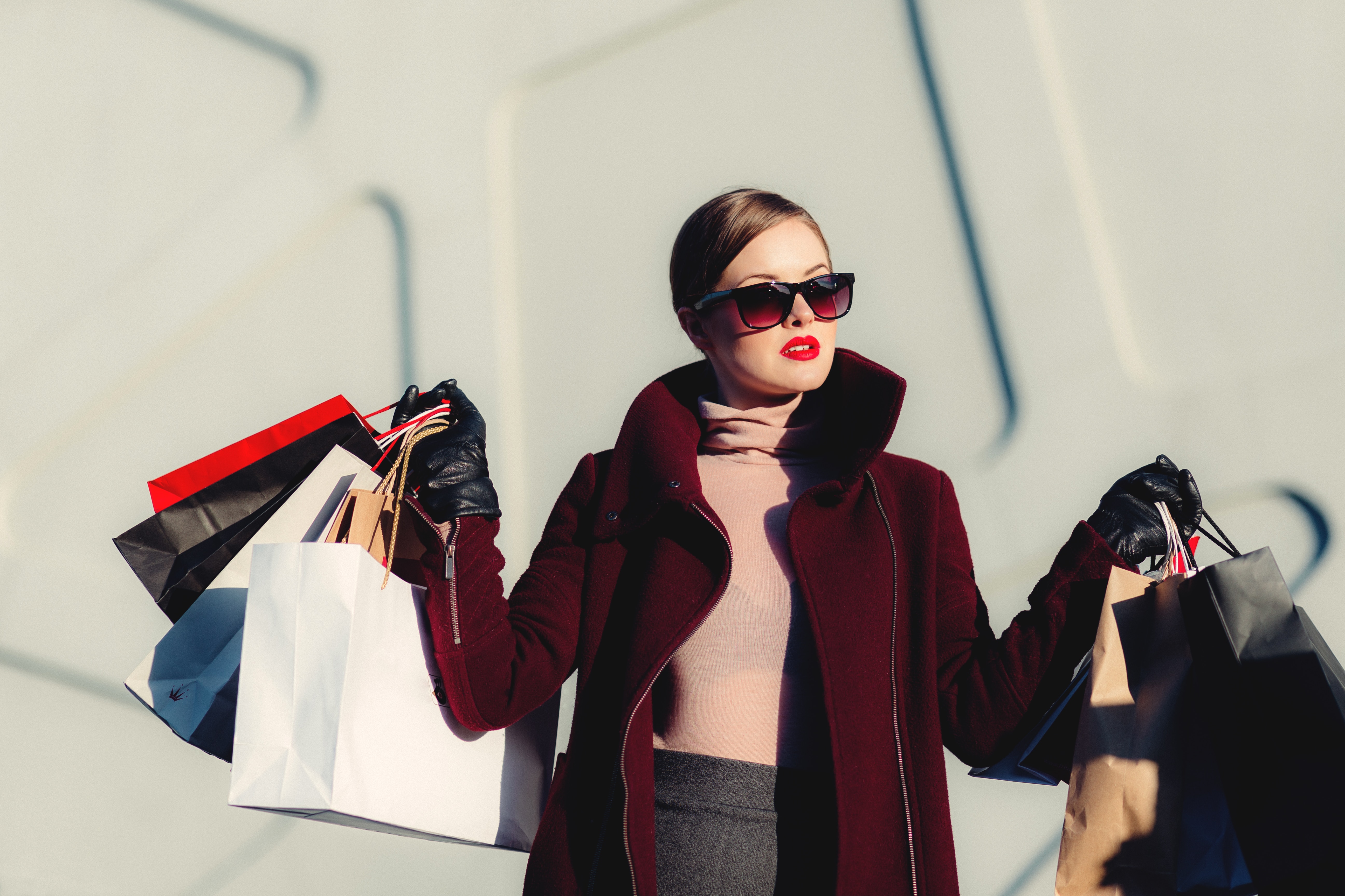 Exploring the Key Differences between Womens and Mens Handbags Exploring the Key Differences between Womens and Mens Handbags